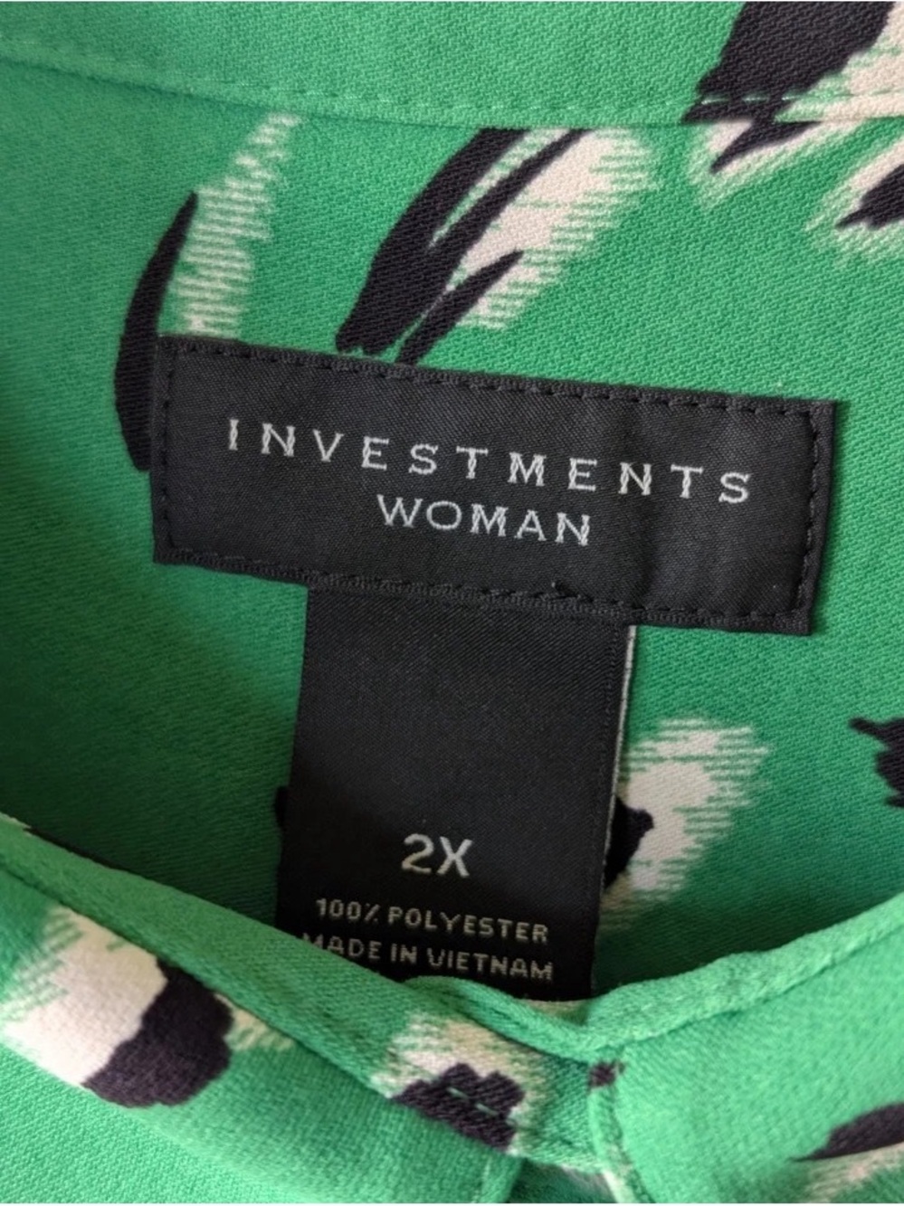 Investments Green Leopard-Print Button Down Shirt - Picture 4 of 11